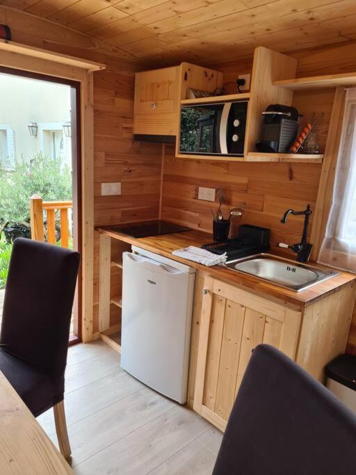Tiny House Roulotte Villa Cuges-les-Pins Ngoại thất bức ảnh
